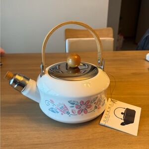 Vintage National Housewares Enamel tea pot NEW WITH TAGS (1987)
